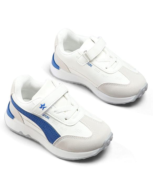 Cute Walk by Babyhug Velcro Closure Hearts Printed Sneaker Shoes - White