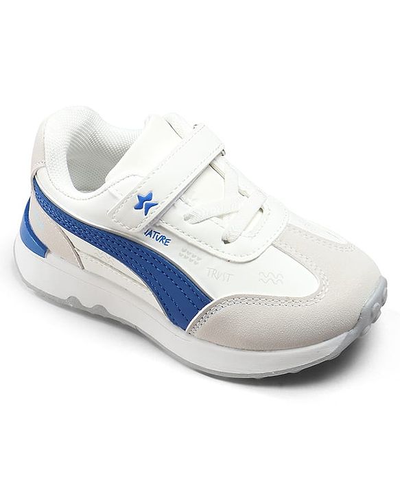 Cute Walk by Babyhug Velcro Closure Hearts Printed Sneaker Shoes - White