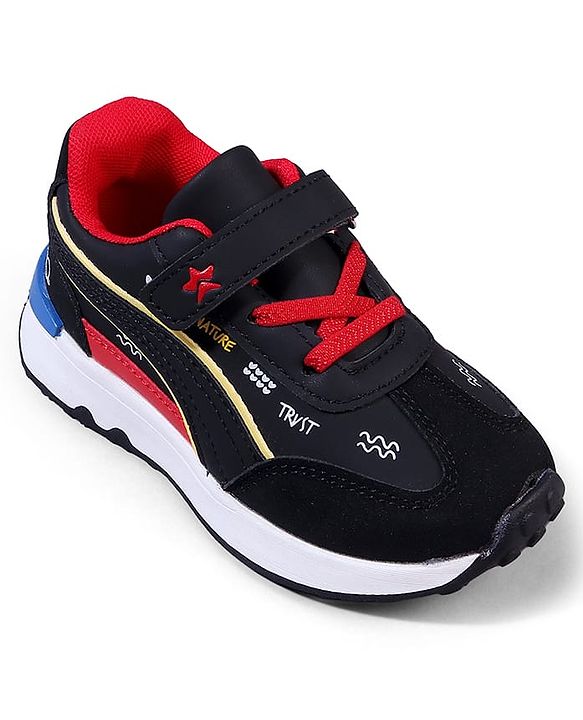 Cute Walk by Babyhug Velcro Closure Hearts Printed Sneaker Shoes - White