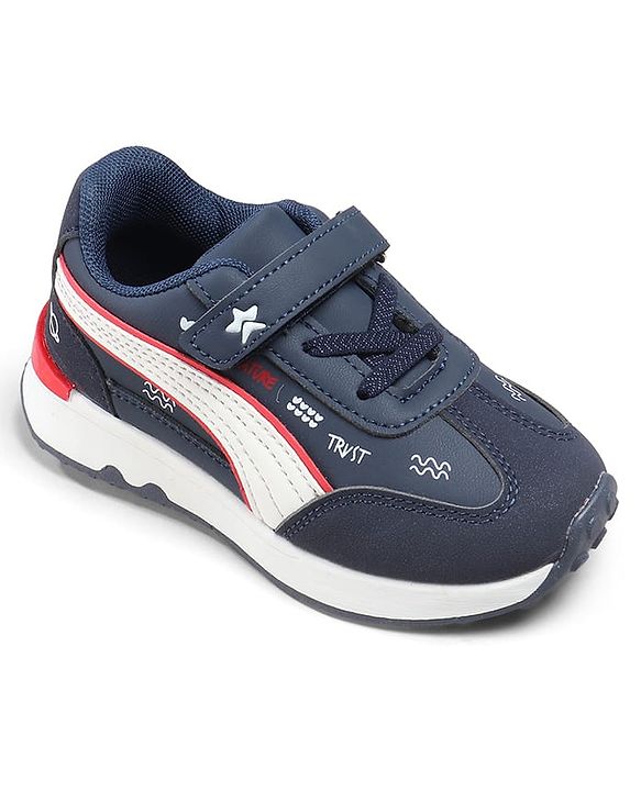 Cute Walk by Babyhug Velcro Closure Hearts Printed Sneaker Shoes - White