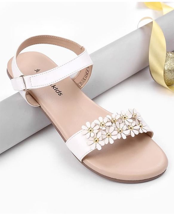 Pine Kids Velcro Closure Sandals With Floral Detailing - White