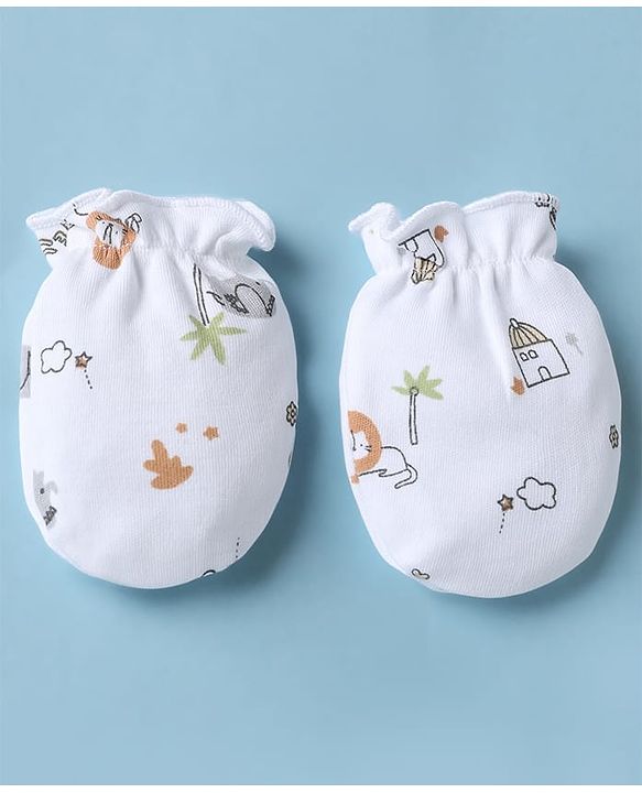 Babyhug 100% Cotton Interlock Knit Cap, Mitten & Booties with Lion Home Star Print White - Diameter 14 cm