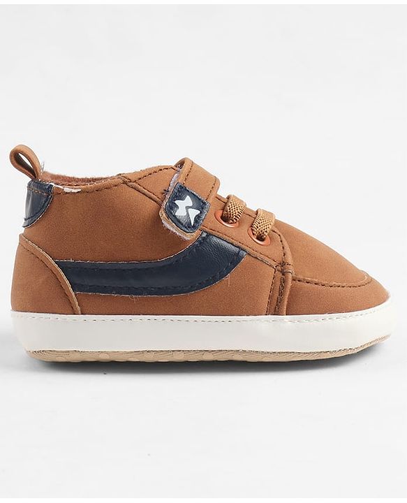 Cute Walk by Babyhug Velcro Closure Solid Booties - Tan