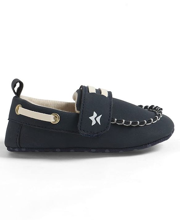 Cute Walk by Babyhug Velcro Closure Solid Booties - Blue