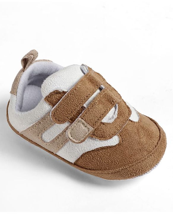 Cute Walk by Babyhug Velcro Closure Solid Booties - Brown