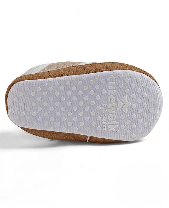 Cute Walk by Babyhug Velcro Closure Solid Booties - Brown