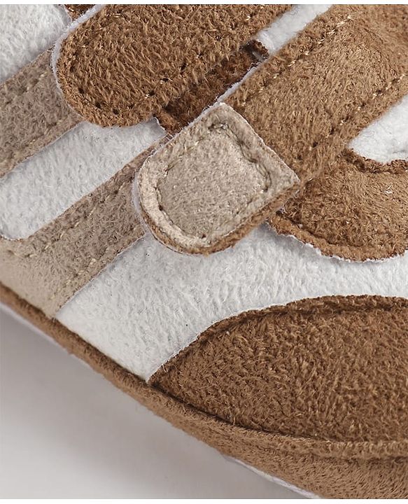 Cute Walk by Babyhug Velcro Closure Solid Booties - Brown