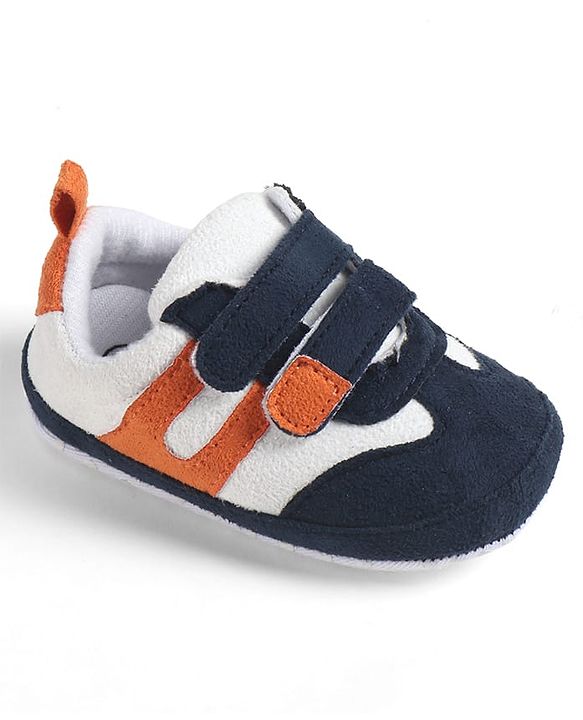 Cute Walk by Babyhug Velcro Closure Solid Booties - Brown