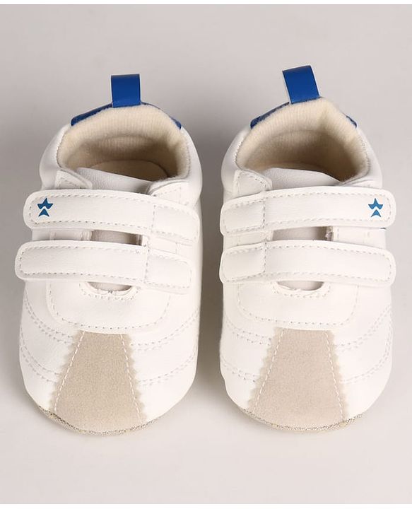 Cute Walk by Babyhug Velcro Closure Solid Booties - White