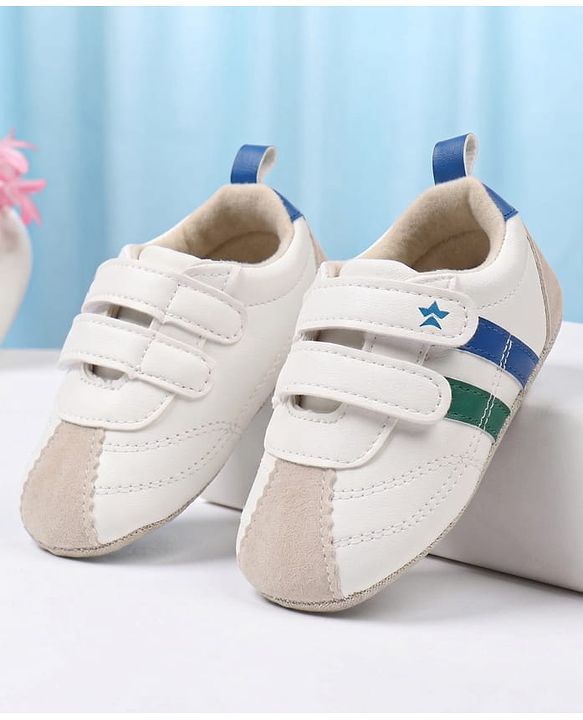 Cute Walk by Babyhug Velcro Closure Solid Booties - White