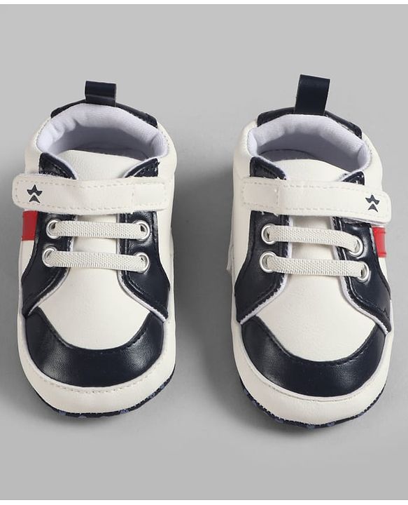 Cute Walk by Babyhug Velcro Closure Solid Booties - Navy Blue