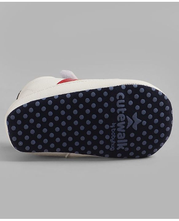 Cute Walk by Babyhug Velcro Closure Solid Booties - Navy Blue