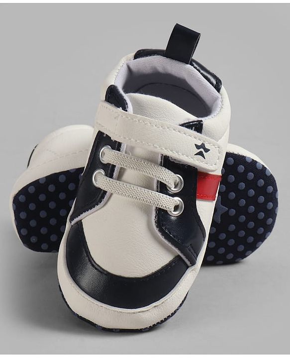 Cute Walk by Babyhug Velcro Closure Solid Booties - Navy Blue
