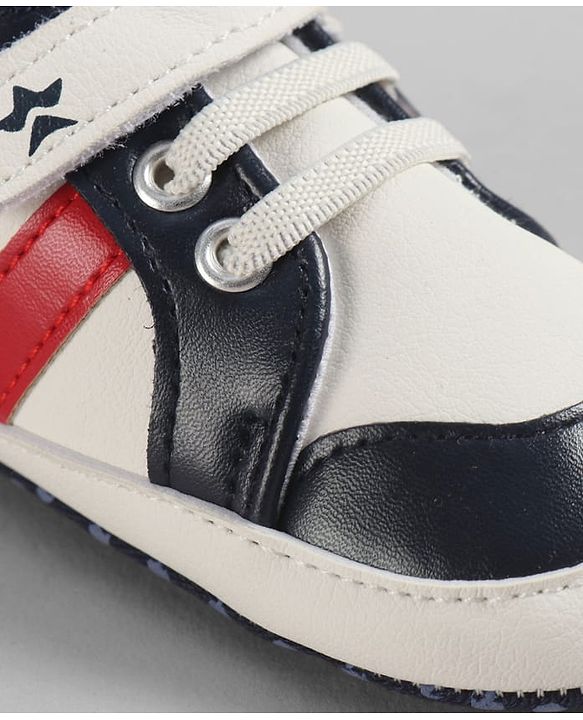 Cute Walk by Babyhug Velcro Closure Solid Booties - Navy Blue