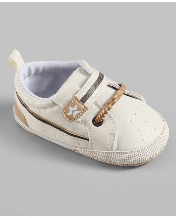 Cute Walk by Babyhug Velcro Closure Solid Booties - White