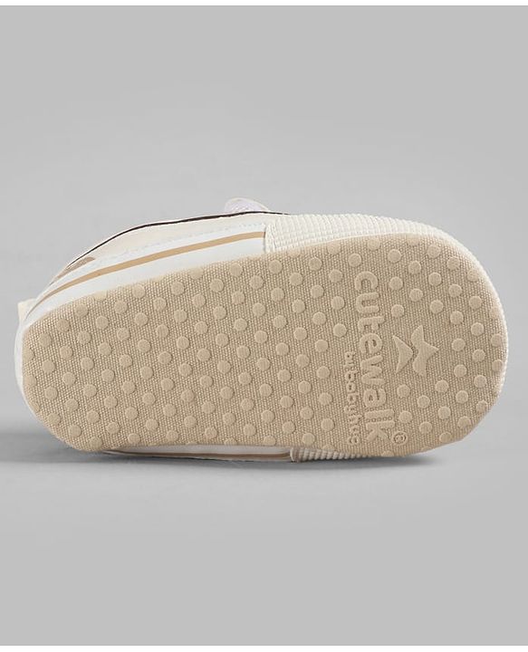 Cute Walk by Babyhug Velcro Closure Solid Booties - White