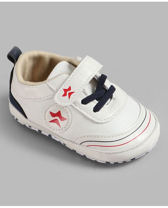 Cute Walk by Babyhug Velcro Closure Solid Booties - White