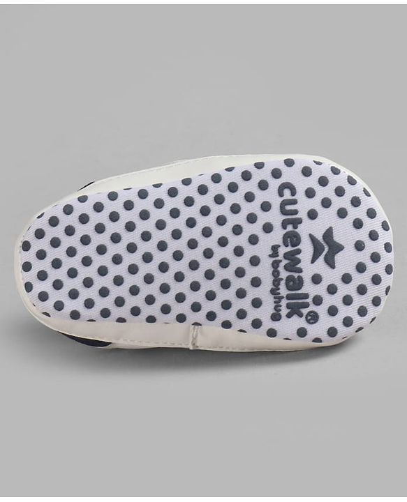 Cute Walk by Babyhug Velcro Closure Solid Booties - White