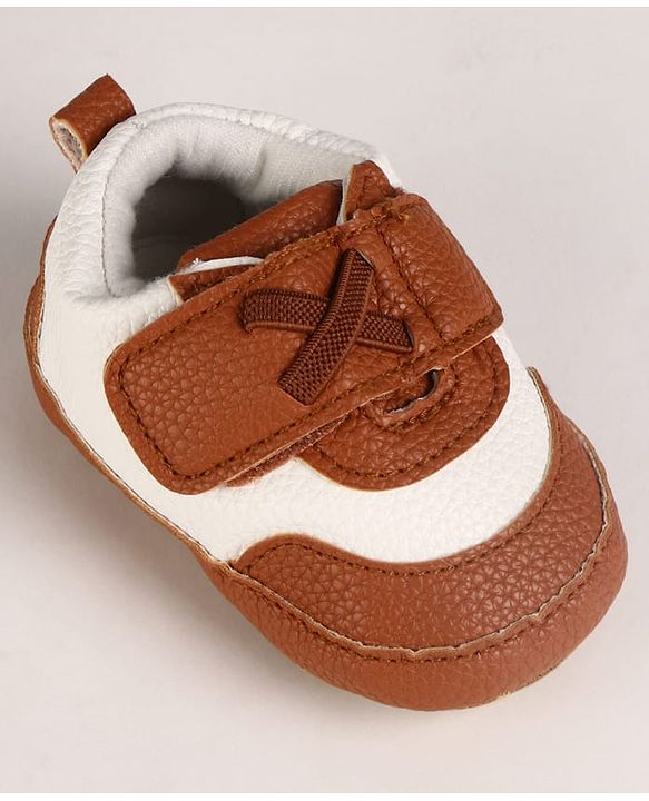 Cute Walk by Babyhug Velcro Closure Solid Booties - Grey