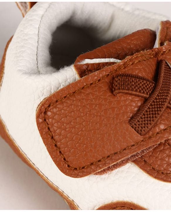 Cute Walk by Babyhug Velcro Closure Solid Booties - Grey