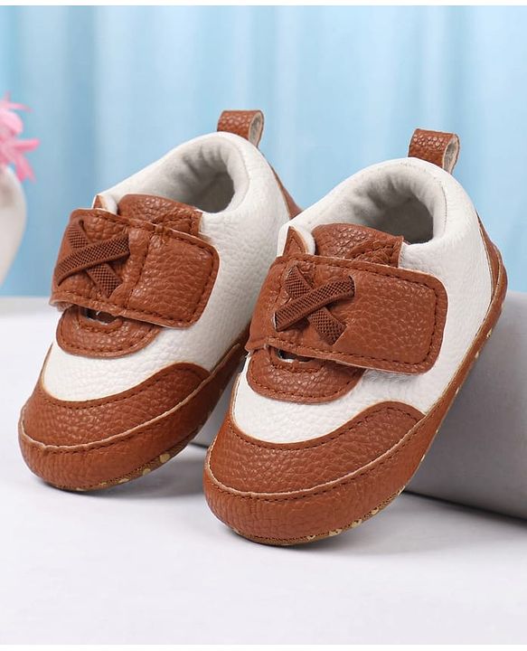 Cute Walk by Babyhug Velcro Closure Solid Booties - Grey