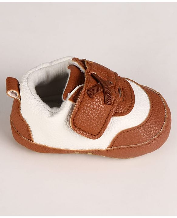 Cute Walk by Babyhug Velcro Closure Solid Booties - Grey