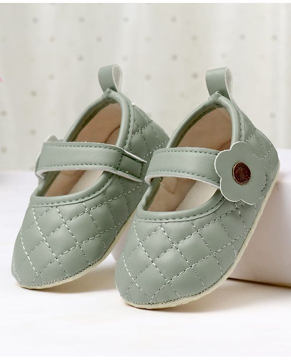Cute Walk by Babyhug Velcro Closure Embroidered Booties With Floral Applique - Pink