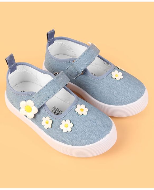 Cute Walk by Babyhug Velcro Closure Casual shoes With Floral Applique - Blue