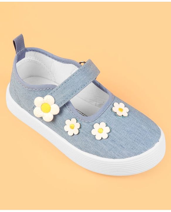 Cute Walk by Babyhug Velcro Closure Casual shoes With Floral Applique - Blue