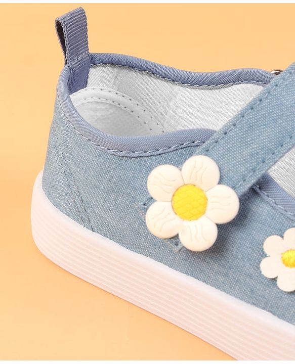 Cute Walk by Babyhug Velcro Closure Casual shoes With Floral Applique - Blue