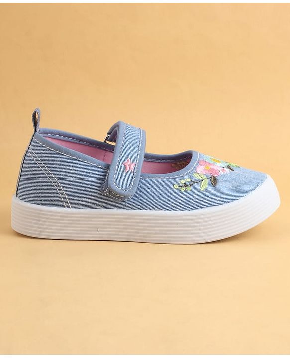 Cute Walk by Babyhug Velcro Closure Casual Shoes with Floral Embroidery - Blue