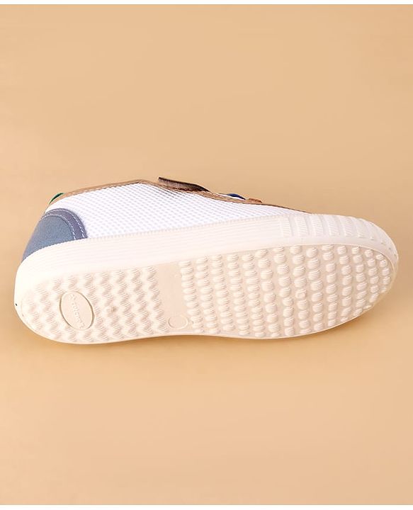 Cute Walk by Babyhug Velcro Closure Casual Shoes With Star Print - Pink