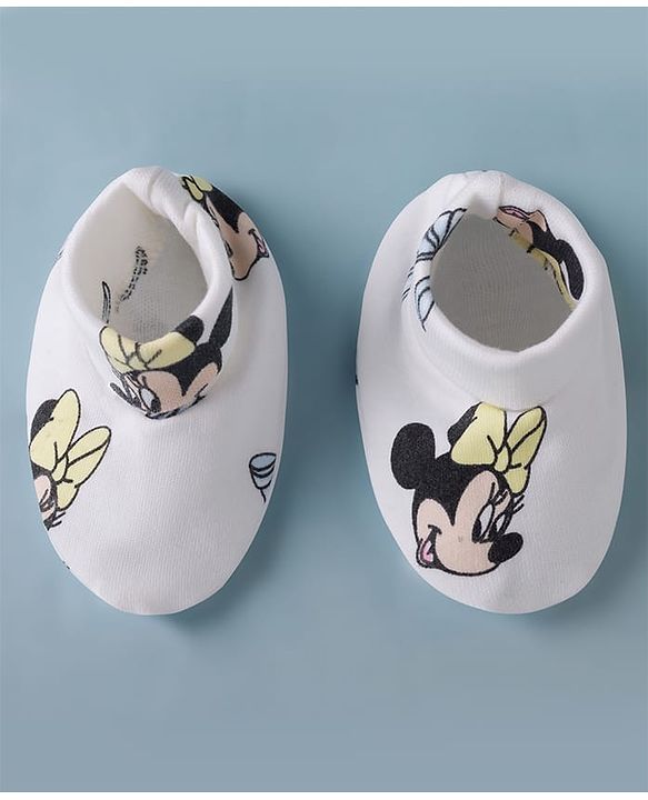 Babyhug Disney Interlock Knit Cap, Mitten & Booties Set With Minnie Mouse Graphics White - Diameter 15 cm