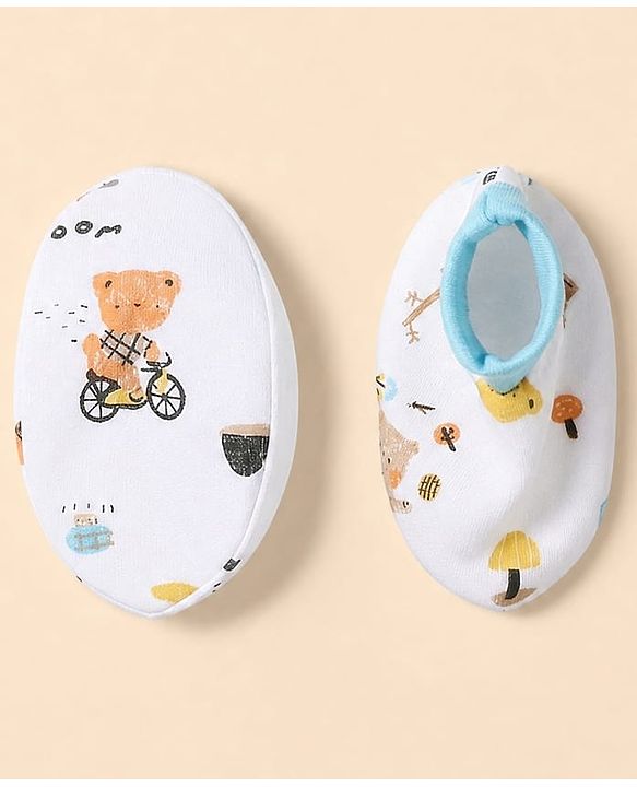 Babyhug 100% Cotton Interlock Knit Full Sleeves Animal Printed Onesies with Leggings & Cap Mittens and Booties - Light Blue