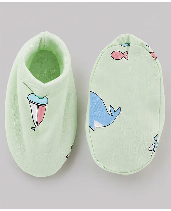 Babyhug 100% Cotton Interlock Knit Boat & Whale Printed Cap Mittens & Booties Sea Green- Diameter 18.5 cm