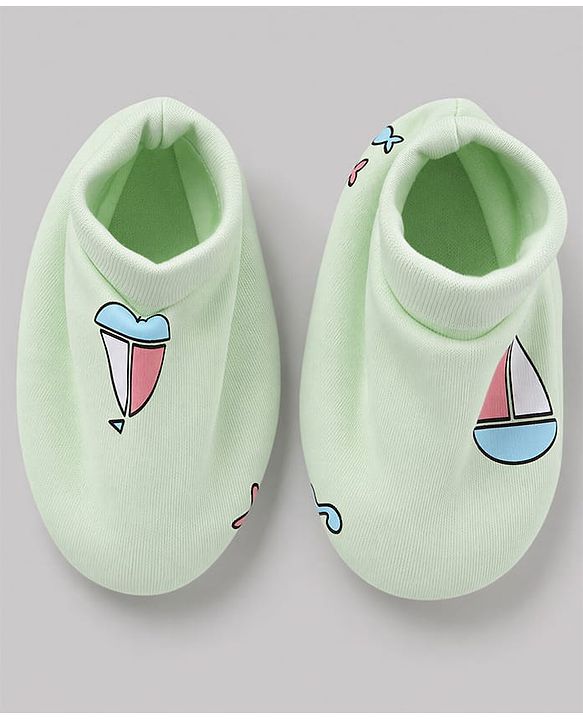 Babyhug 100% Cotton Interlock Knit Boat & Whale Printed Cap Mittens & Booties Sea Green- Diameter 18.5 cm