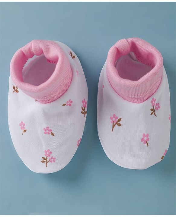 Babyhug 100% Cotton Interlock Knit Cap Mittens & Booties Set With Floral Print & Bow Applique White - Diameter 14 cm