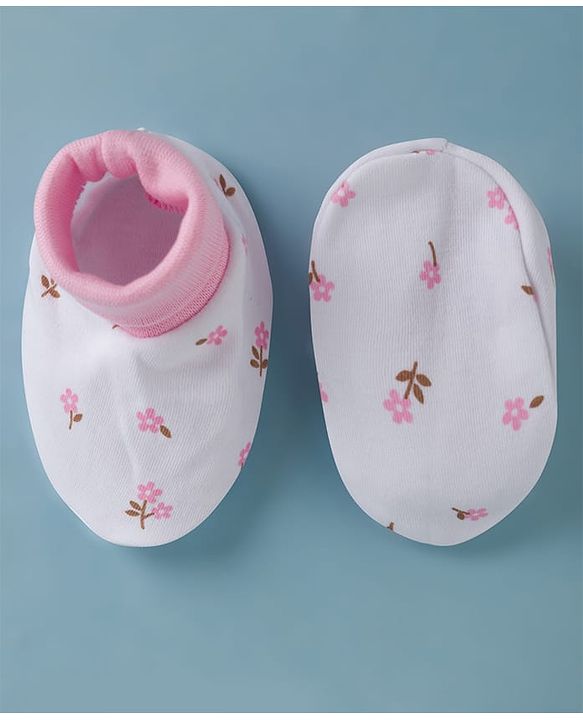 Babyhug 100% Cotton Interlock Knit Cap Mittens & Booties Set With Floral Print & Bow Applique White - Diameter 14 cm