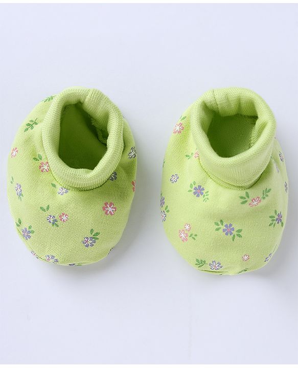 Babyhug 100% Cotton Interlock Knit Caps Mittens & Booties with Bow Applique & Floral Print Light Green - Diameter 15 cm