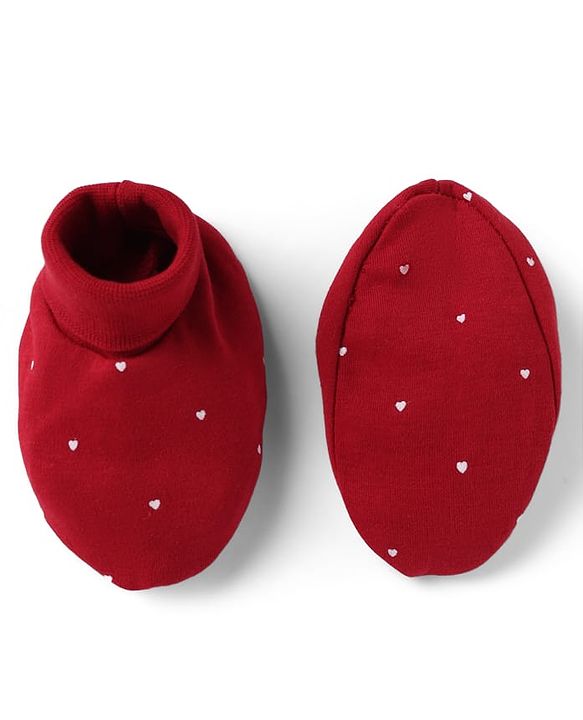 Babyhug 100% Cotton Interlock Knit Cap Mittens & Booties With Heart Design Maroon - Diameter 15 cm