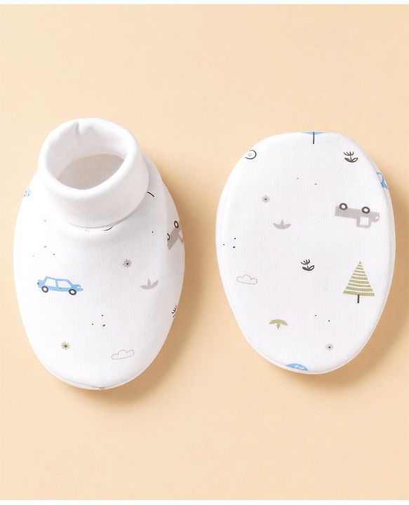 Babyhug 100% Cotton Car Printed Mittens & Booties - White