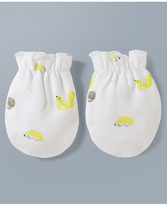 Babyhug 100% Cotton Interlock Knit Mittens & Booties With Squirrel Print - White