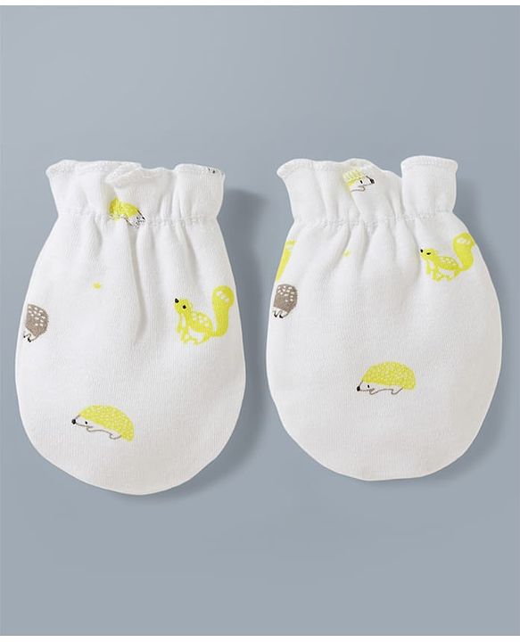 Babyhug 100% Cotton Interlock Knit Mittens & Booties With Squirrel Print - White