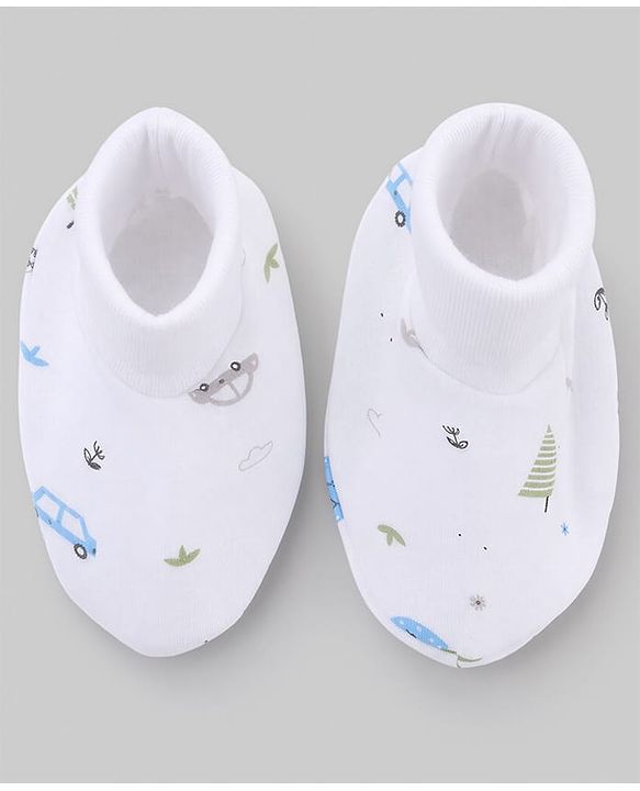 Babyhug 100% Cotton Interlock Knit Cap Mittens & Booties Set With Vehicle Print White - Diameter 14.5 cm