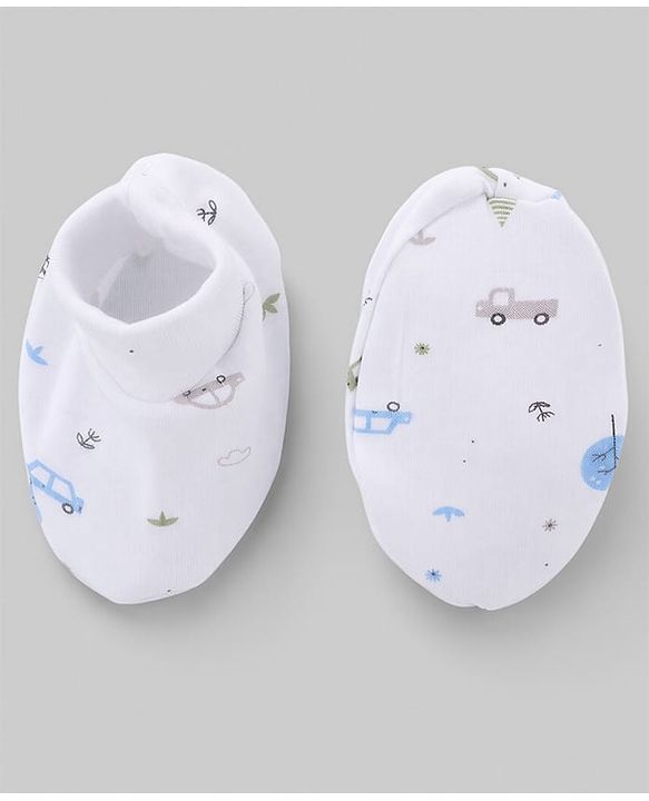 Babyhug 100% Cotton Interlock Knit Cap Mittens & Booties Set With Vehicle Print White - Diameter 14.5 cm