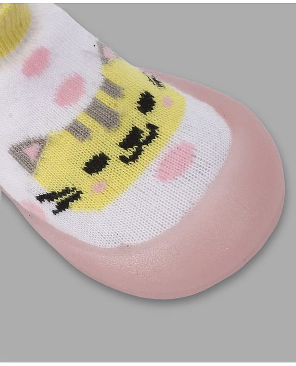 Cute Walk by Babyhug Slip On Closure Sock shoes With Cat Design - Pink & White