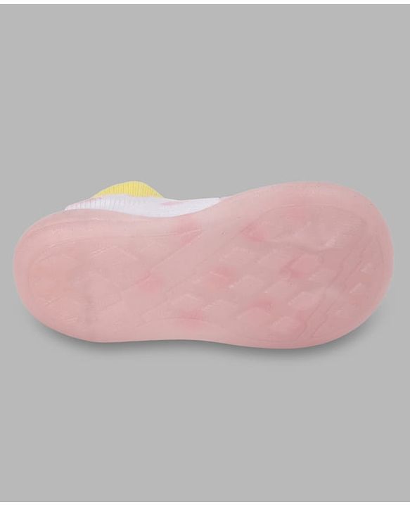Cute Walk by Babyhug Slip On Closure Sock shoes With Cat Design - Pink & White