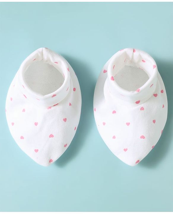 Babyhug 100% Cotton Knit Hearts Printed Mittens & Booties Set - White