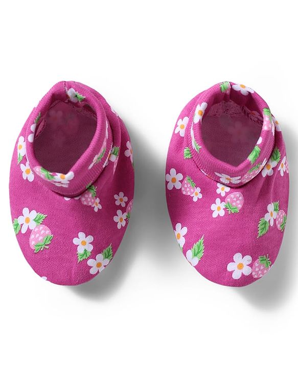 Babyhug 100% Cotton Knit Floral & Starwberry Printed Mittens & Booties Set - Multicolor