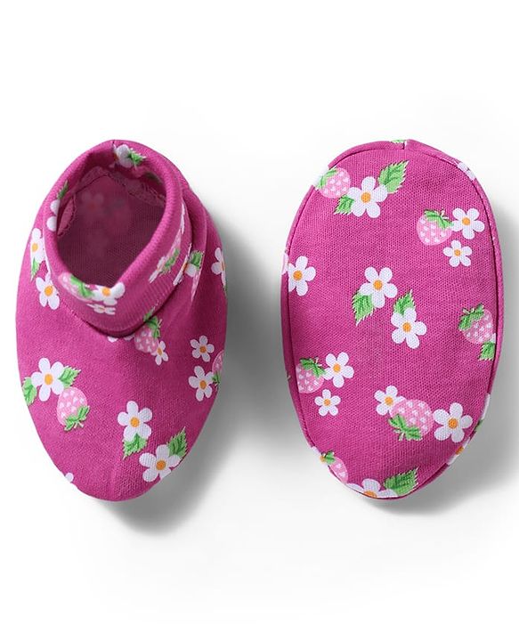 Babyhug 100% Cotton Knit Floral & Starwberry Printed Mittens & Booties Set - Multicolor